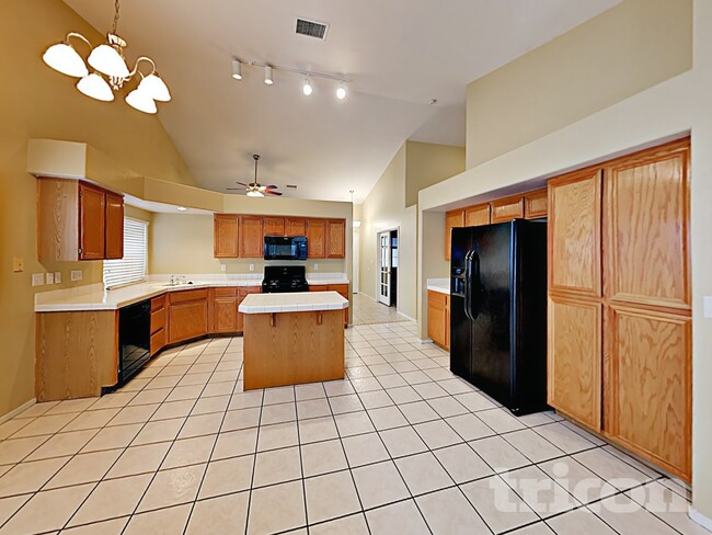 Photo - 610 Largo Azul Ave