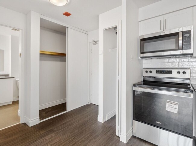 Photo - 760-800 Laurier Boulevard