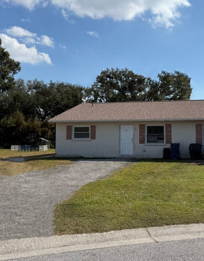 Building Photo - 6720 46th Ave W Unit B