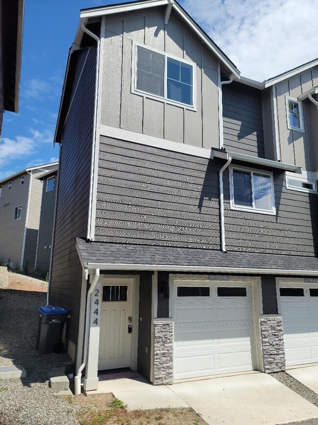 Building Photo - 4 bedroom Pinnacle Peak Home!