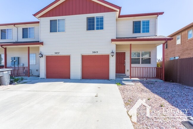 Building Photo - Westside Townhome