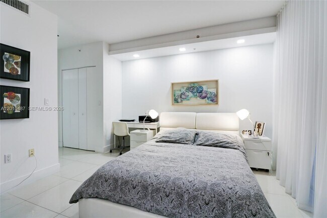Photo - 92 SW 3rd St Unit 2808