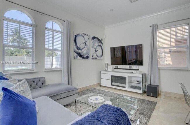 Photo - 601 NE 11th Ave