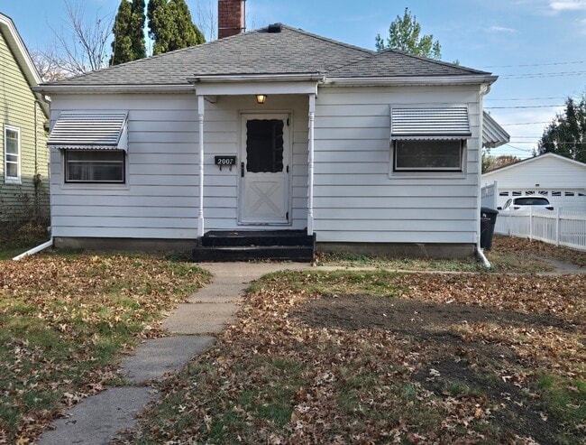 Photo - 2007 46th St