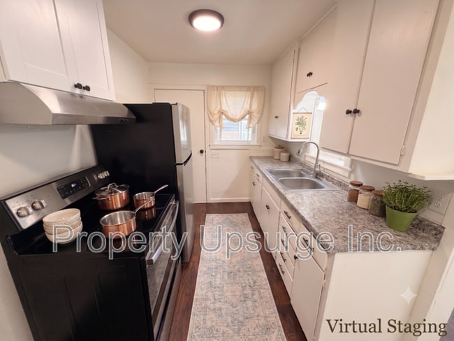 Photo - 2408 Court St