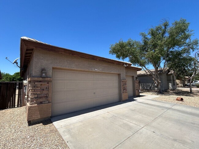 Photo - 1676 S 159th Ave