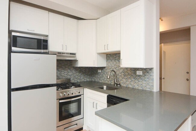 Photo - 511 W Belmont Ave Unit 82