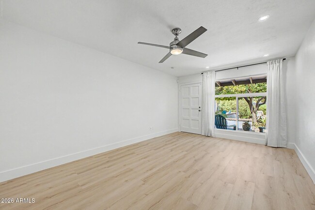 Photo - 2727 E Montecito Ave