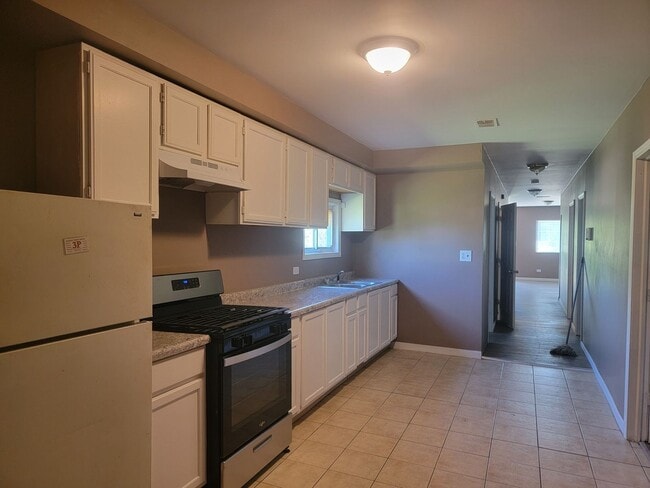 Photo - 14802 Cooper Ave