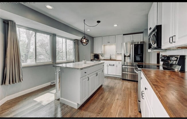Building Photo - 930 Potter Dr Rental