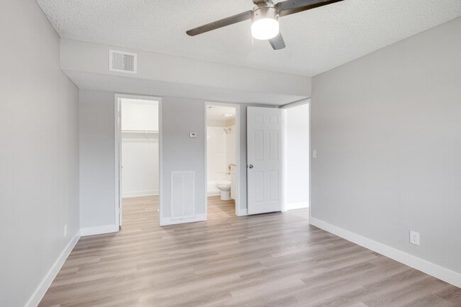 Zoom Apartments