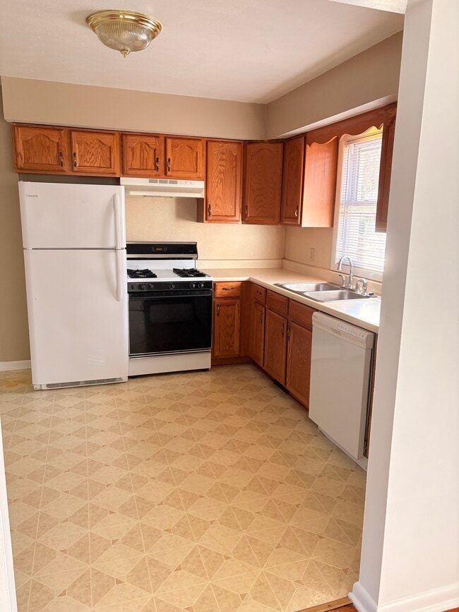 Photo - 1436 North Rd SE