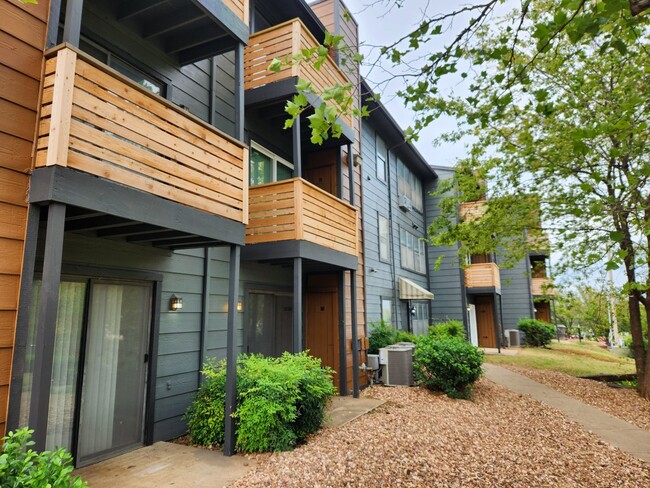 Beautifully landscaped Exterior - The Lodge Apartments