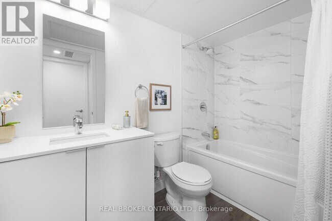 Photo - 100 Manett Crescent