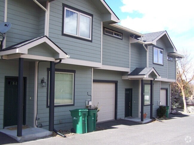 Building Photo - 812 W Oregon Ave Rental