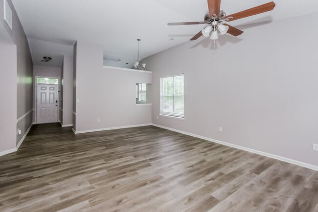 Photo - 7200 Daerwood Pl