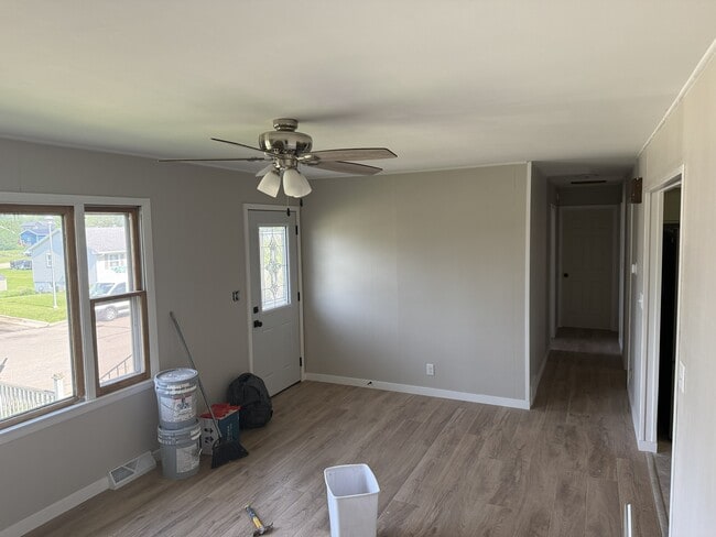 Living room - 1555 Jackson St