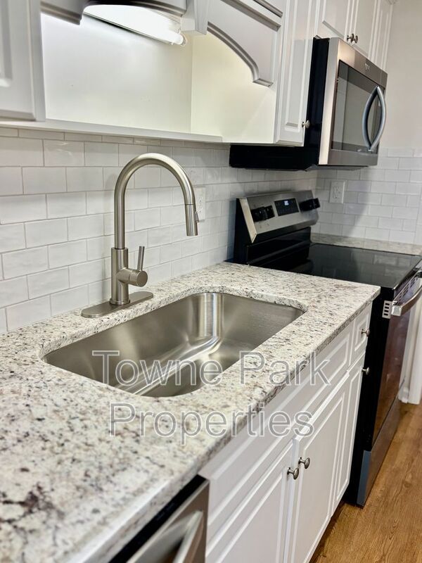 Photo - 327 Greendale Pl