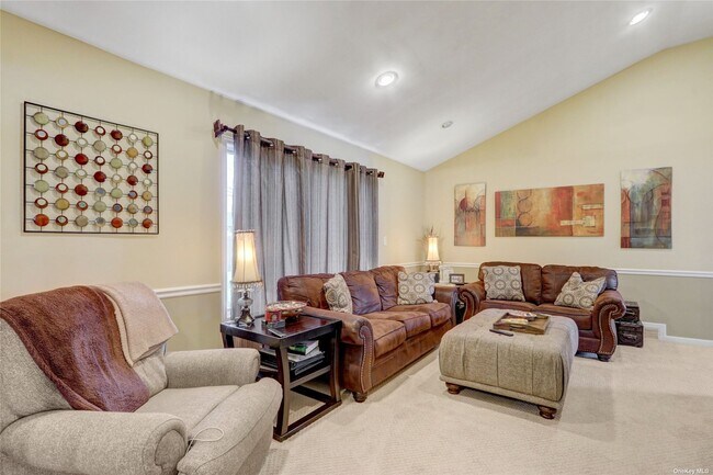 Photo - 14 Edi Ave