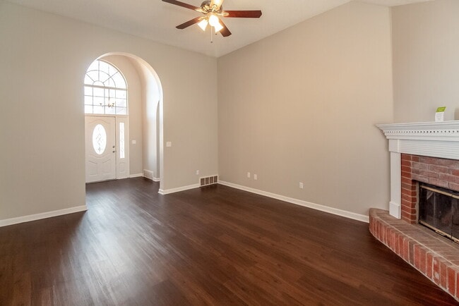 Photo - 5451 Philgrove Way