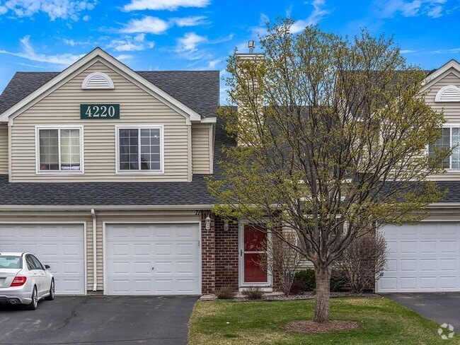 Building Photo - 4220 Merrimac Ln N Rental
