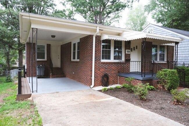 Photo - 2 bedroom, 1 bath Brick Bungalow in Prime Location!