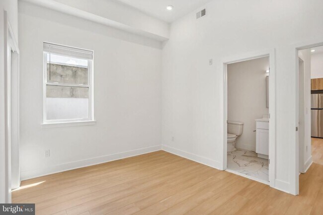 Photo - 3952 Lancaster Ave Unidad 302