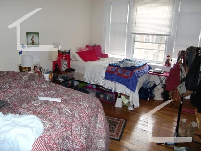 Photo - BU East Massive 2 bed flat Near St Mary  Hurry for this one  Be gone by March!