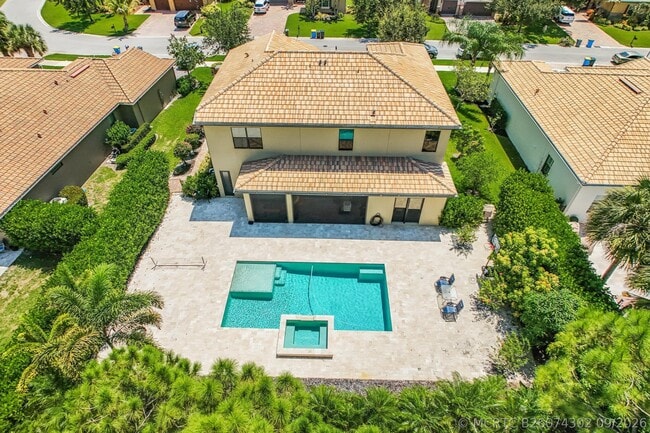 4381 SW Gossamer Cir