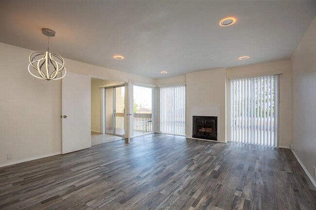 Building Photo - Dual-Master Condo Near the Beach w/ Firewo...