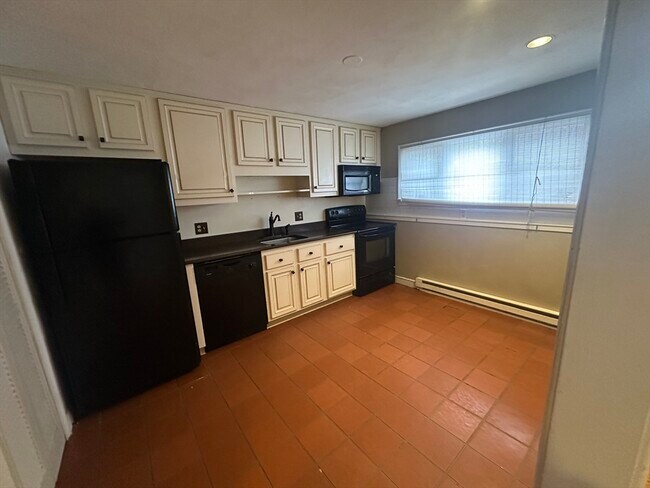 Photo - 87 Phelps St