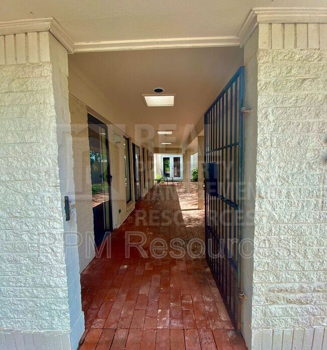 Photo - 2614 NW 62nd St