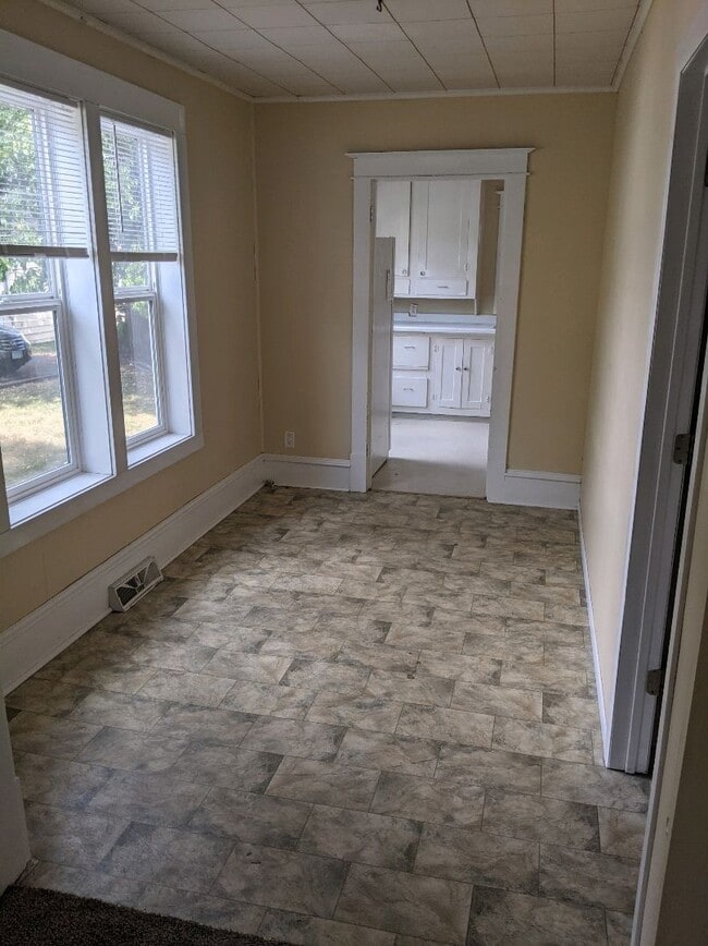 Photo - New Listing! 3+ bedroom/2bath Close to Everything!!