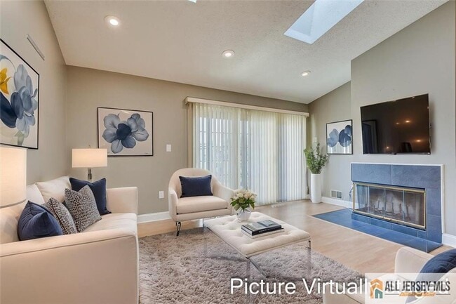 Photo - 268 Kempsey Dr