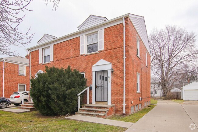 Building Photo - 257 E 250th St Rental