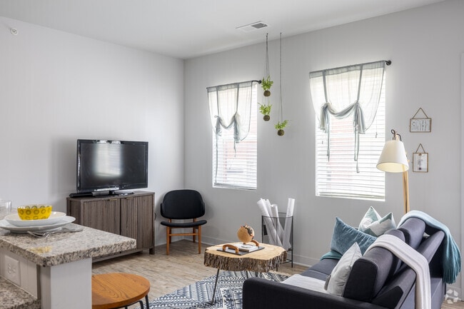 1BR, 1BA - 721SF - Living Room