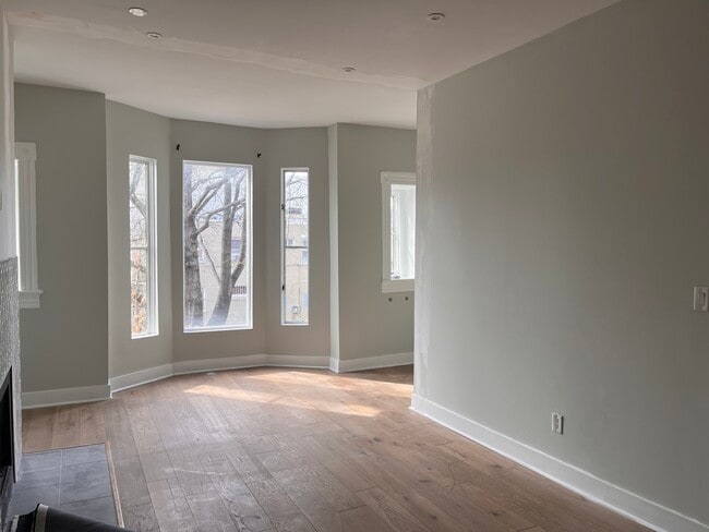 Building Photo - 1015 P St NW Unit 2