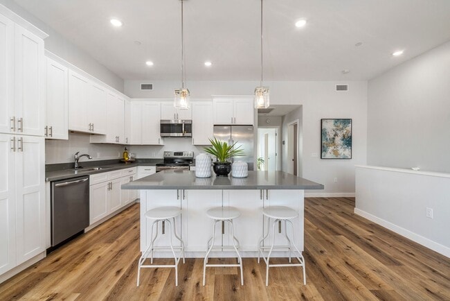 Encanto Apartments