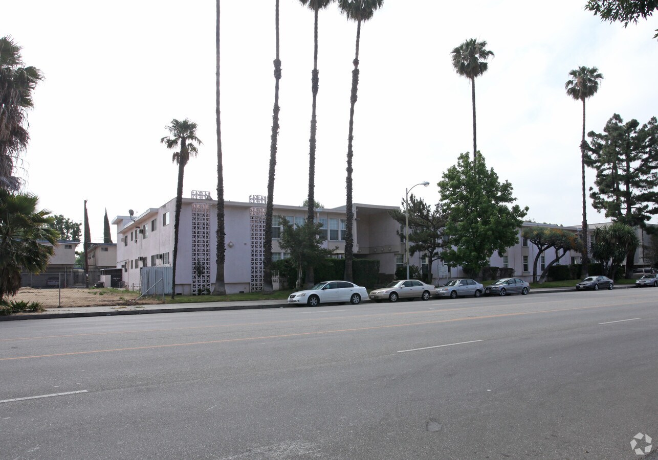 Woodman Park Apartments - Woodman Park Apartments