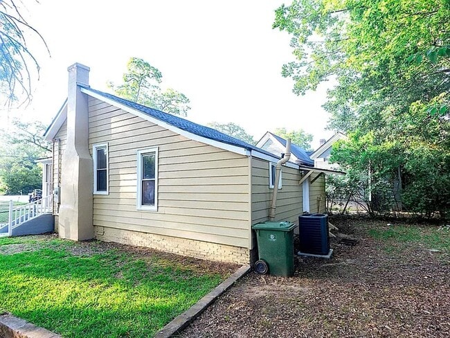 Photo - 321 N 10th St