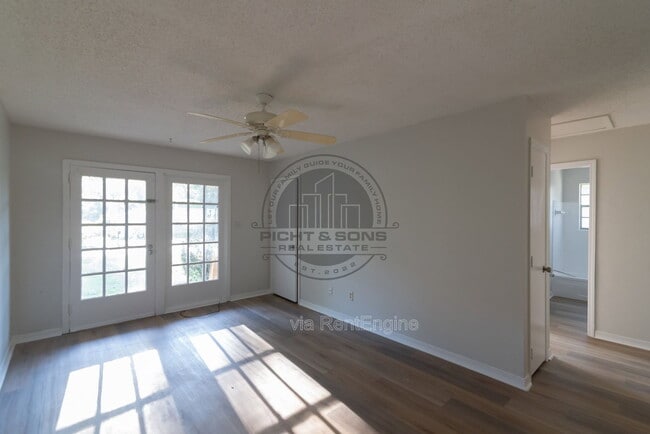 Photo - 3216 Jim Lee Rd