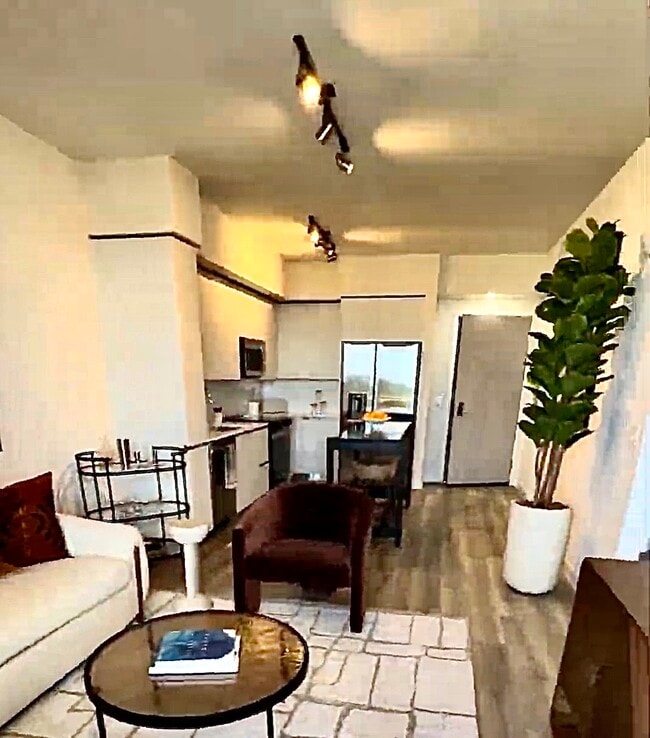 Photo - 722 NW 2nd Ave Unidad B