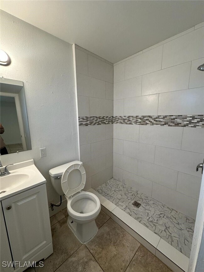 Photo - 4826 Marine Dr