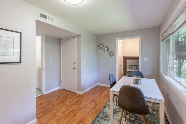 Photo - 2401 Birch Ln Unit Daylight basement apt