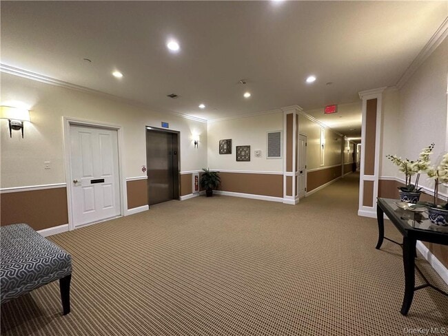 Photo - 77 Quaker Ave Unidad 105