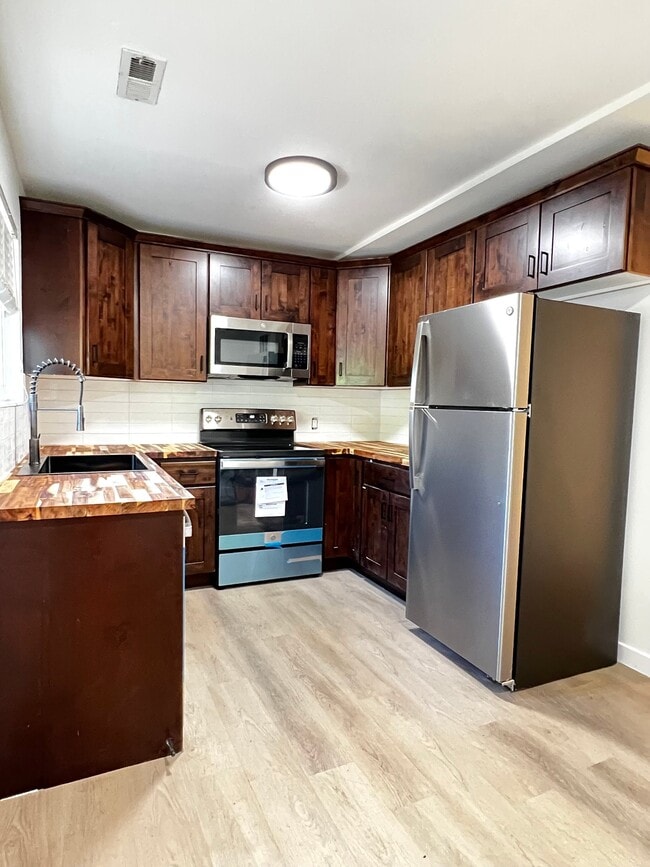 Building Photo - 1484 S 400 E