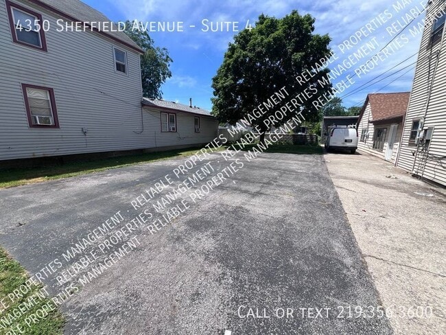 Photo - 4350 Sheffield Ave Unidad Suite 4