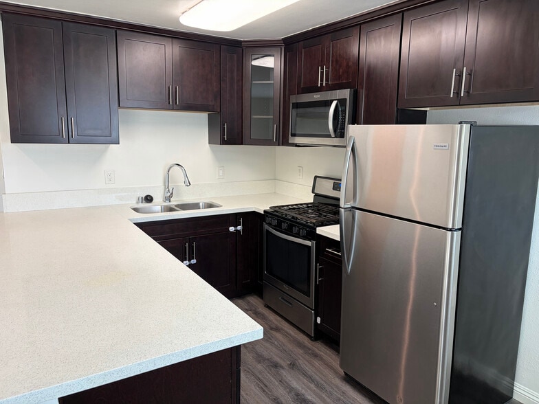 Gourmet kitchen with dishwasher