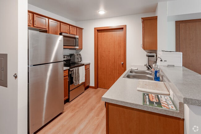 1BR, 1BA - 763SF - Kitchen - The Oaks on 20th