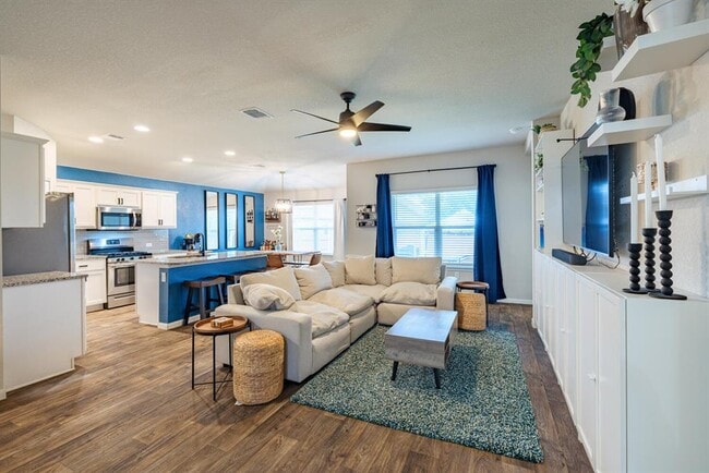 Photo - 13721 Cantarra Dr